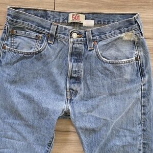 Vintage Levi 501 - 32x30 (FITS LIKE 30X25) cropped - made in mexico.